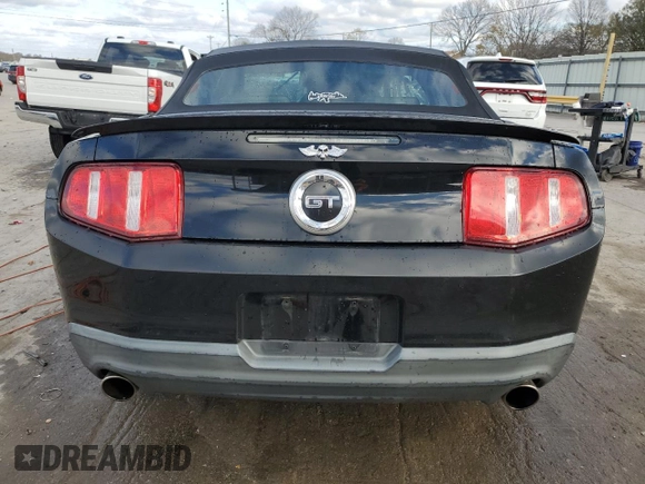2010 Ford Mustang GT z VIN 1ZVBP8FH8A5138001, wystawiony jako Copart lot #81775734 z przebiegiem 90 489 mil mil oraz Szkoda całkowita • Salvage title. Historia ofert i sprzedaży dostępna na DreamBid. Obrazek 6.