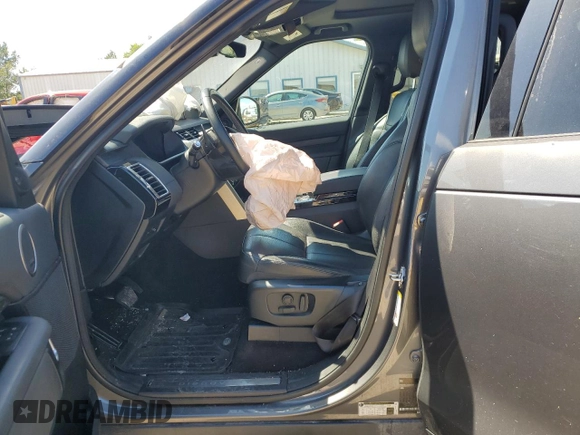 2019 Land Rover Discovery HSE with VIN SALRR2RVXK2406889, listed as a Copart auction lot 70643184 with Not Provided miles and Salvage Title. Bid and sale history available at carsss.com. Image 7.