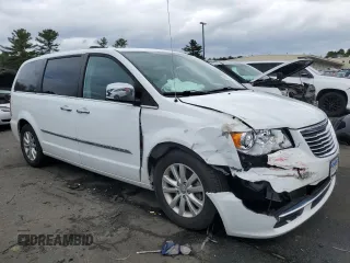 2016 Chrysler Town & Country Limited Platinum with VIN 2C4RC1GGXGR133548, listed as a Copart auction lot 51998334 with 108,207 mi miles and Salvage Title. Bid and sale history available at DreamBid. Image 4.