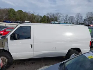 2013 Ford Econoline Cargo Commercial z VIN 1FTNE2EL8DDA63769, wystawiony jako IAAI lot #41520478 z przebiegiem 156 000 mil mil oraz . Historia ofert i sprzedaży dostępna na DreamBid. Obrazek 14.