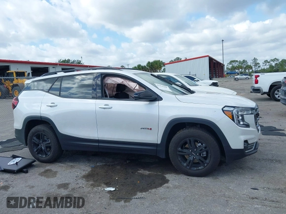 2024 GMC Terrain AT4 with VIN 3GKALYEG4RL380612, listed as a IAAI auction lot 41579408 with 9,739 mi miles and . Bid and sale history available at carsss.com. Image 13.