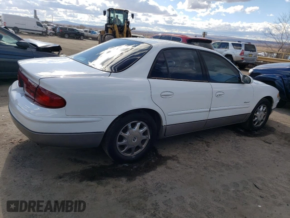 2000 Buick Regal GS with VIN 2G4WF5518Y1321965, listed as a Copart auction lot 40140094 with 201,926 mi miles and Salvage Title. Bid and sale history available at carsss.com. Image 3.