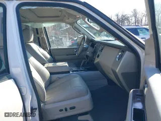 2008 Ford Expedition Limited with VIN 1FMFU20558LA39078, listed as a IAAI auction lot 41390925 with 206,469 mi miles. Bid and sale history available at carsss.com. Image 5.