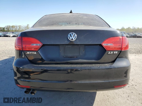 2013 Volkswagen Jetta SE z VIN 3VWDP7AJ2DM287127, wystawiony jako Copart lot #53473695 z przebiegiem 107 569 mil mil oraz Szkoda całkowita • Salvage title. Historia ofert i sprzedaży dostępna na DreamBid. Obrazek 6.