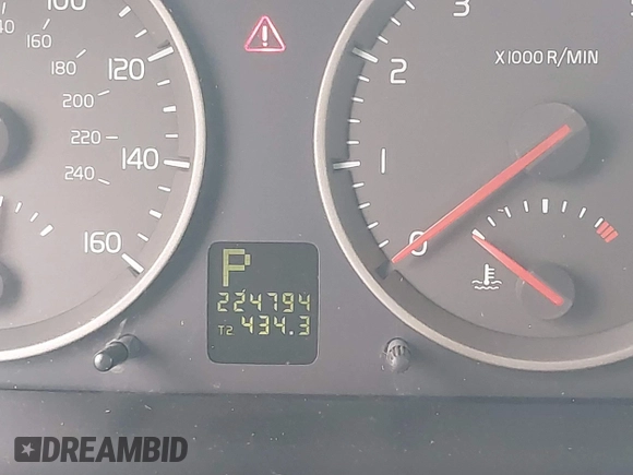 2006 Volvo S40 2.4L with VIN YV1MS390362201768, listed as a IAAI auction lot 41784027 with 224,794 mi miles. Bid and sale history available at carsss.com. Image 15.
