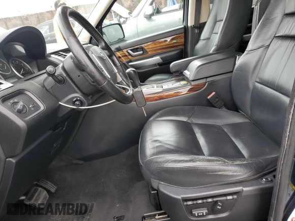2009 Land Rover Range Rover Sport HSE z VIN SALSK254X9A197575, wystawiony jako Copart lot #56065305 z przebiegiem 127 760 mil mil oraz Szkoda całkowita • Salvage title. Historia ofert i sprzedaży dostępna na DreamBid. Obrazek 7.