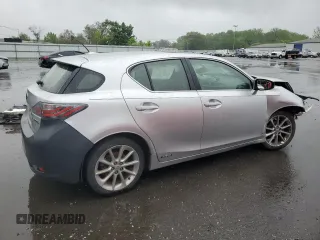 2013 Lexus CT 200h z VIN JTHKD5BH2D2137592, wystawiony jako Copart lot #56571025 z przebiegiem 304 454 mil mil oraz Szkody całkowita. Historia ofert i sprzedaży dostępna na DreamBid. Obrazek 3.