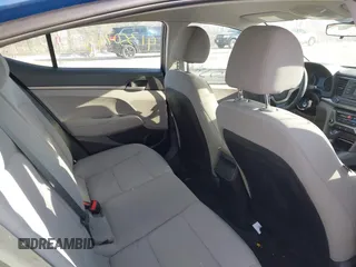 2017 Hyundai Elantra SE z VIN 5NPD74LF8HH187040, wystawiony jako IAAI lot #41350743 z przebiegiem 78 119 mil mil oraz . Historia ofert i sprzedaży dostępna na DreamBid. Obrazek 20.
