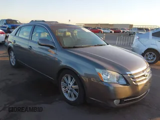 2006 Toyota Avalon XL with VIN 4T1BK36B86U140565, listed as a IAAI auction lot 41297851 with 186,025 mi miles. Bid and sale history available at carsss.com. Image 1.