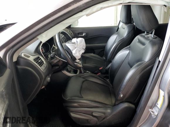 2018 Jeep Compass Latitude z VIN 3C4NJDBB3JT360814, wystawiony jako Copart lot #55018455 z przebiegiem 69 582 mil mil oraz Szkoda całkowita • Salvage title. Historia ofert i sprzedaży dostępna na DreamBid. Obrazek 7.