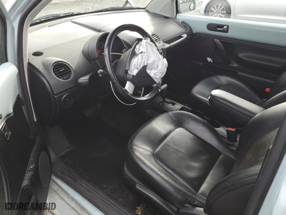 2010 Volkswagen New Beetle Coupe with VIN 3VWRG3AG6AM026310, listed as a Copart auction lot 79057794 with 106,721 mi miles and Salvage Title. Bid and sale history available at carsss.com. Image 8.