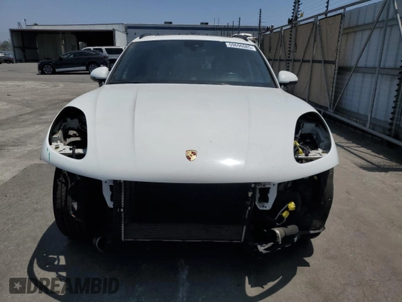 2017 Porsche Macan with VIN WP1AA2A59HLB80515, listed as a Copart auction lot 59696085 with 70,282 mi miles and Salvage title. Bid and sale history available at DreamBid. Image 5.
