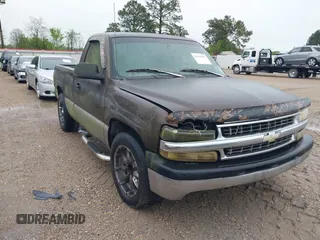 1999 Chevrolet Silverado 1500 with VIN 1GCEC14W0XZ170429, listed as a IAAI auction lot 41910557 with 301,746 mi miles. Bid and sale history available at carsss.com. Image 1.