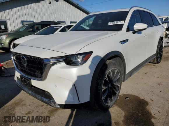 2024 Mazda CX-90 Premium Plus z VIN JM3KKEHAXR1141492, wystawiony jako Copart lot #89282925 z przebiegiem 5 424 mil mil oraz Szkoda całkowita • Salvage title. Historia ofert i sprzedaży dostępna na DreamBid. Obrazek 1.