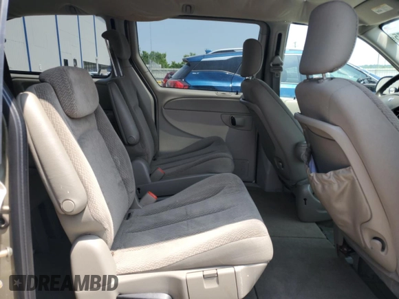 2005 Dodge Caravan SE с VIN 2D4GP24RX5R360598, выставлен на аукционе Copart как лот 60288075 с пробегом 126 609 миль миль и На запчасти • Non repairable. История ставок и продаж доступна на DreamBid. Изображение 11.