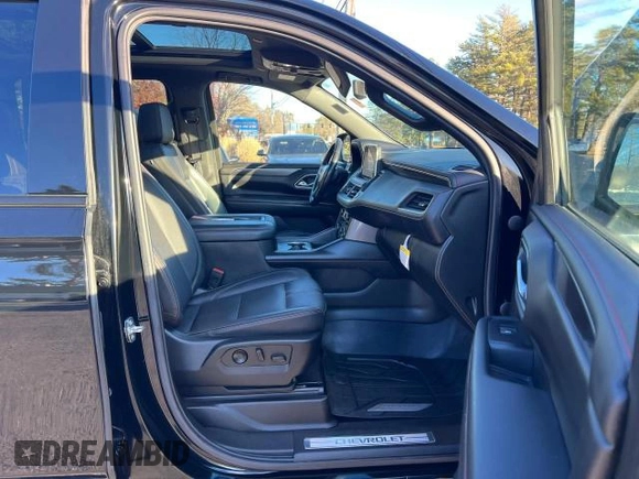 2021 Chevrolet Suburban RST z VIN 1GNSKEKD0MR457206, wystawiony jako Copart lot #87004944 z przebiegiem 139 570 mil mil oraz Czysty tytuł • Clean title. Historia ofert i sprzedaży dostępna na DreamBid. Obrazek 5.