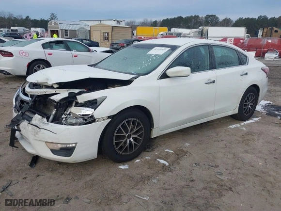 2015 Nissan Altima 2.5 S with VIN 1N4AL3AP8FC294351, listed as a IAAI auction lot 41395909 with 198,648 mi miles. Bid and sale history available at carsss.com. Image 2.