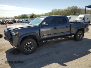 2020 Toyota Tacoma SR5 z VIN 3TMDZ5BN6LM081696, wystawiony jako Copart lot #62966045 z przebiegiem 76 848 mil mil oraz Szkoda całkowita • Salvage title. Historia ofert i sprzedaży dostępna na DreamBid. Obrazek 1.