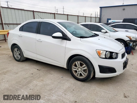 2015 Chevrolet Sonic LT z VIN 1G1JC5SH4F4155477, wystawiony jako Copart lot #57528425 z przebiegiem 141 105 mil mil oraz Czysty tytuł • Clean title. Historia ofert i sprzedaży dostępna na DreamBid. Obrazek 4.