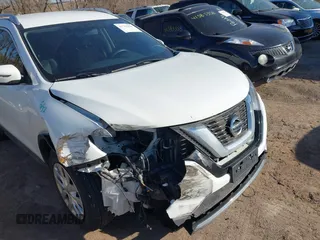 2017 Nissan Rogue SV with VIN KNMAT2MT1HP541640, listed as a IAAI auction lot 41762105 with 105,981 mi miles. Bid and sale history available at carsss.com. Image 6.