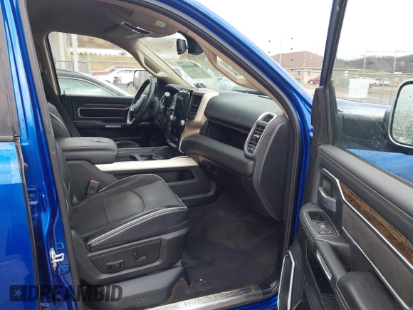 2019 Ram 2500 Laramie with VIN 3C6UR5FL1KG640911, listed as a IAAI auction lot 41668058 with 35,520 mi miles. Bid and sale history available at carsss.com. Image 5.