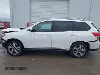 2013 Nissan Pathfinder SV with VIN 5N1AR2MM7DC680238, listed as a IAAI auction lot 41180689 with 178,365 mi miles. Bid and sale history available at carsss.com. Image 15.