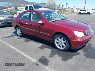 2004 Mercedes-Benz C 240 z VIN WDBRF61J64A620334, wystawiony jako IAAI lot #41992511 z przebiegiem 133 190 mil mil oraz . Historia ofert i sprzedaży dostępna na DreamBid. Obrazek 1.