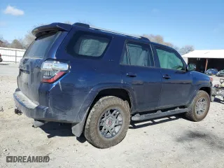 2024 Toyota 4Runner SR5 Premium with VIN JTENU5JR4R6221837, listed as a Copart auction lot 46800685 with 29,679 mi miles and Salvage Title. Bid and sale history available at carsss.com. Image 3.