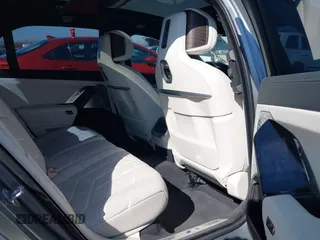 2023 BMW 7 Series 760i xDrive с VIN WBA33EJ07PCM90605, выставлен на аукционе IAAI как лот 41577454 с пробегом 30 241 миль миль и . История ставок и продаж доступна на DreamBid. Изображение 8.