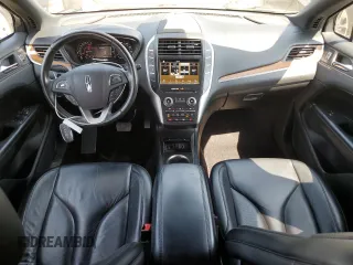 2019 Lincoln MKC Select с VIN 5LMCJ2C94KUL03674, выставлен на аукционе Copart как лот 59881425 с пробегом 55 920 миль миль и Списание • Salvage title. История ставок и продаж доступна на DreamBid. Изображение 8.