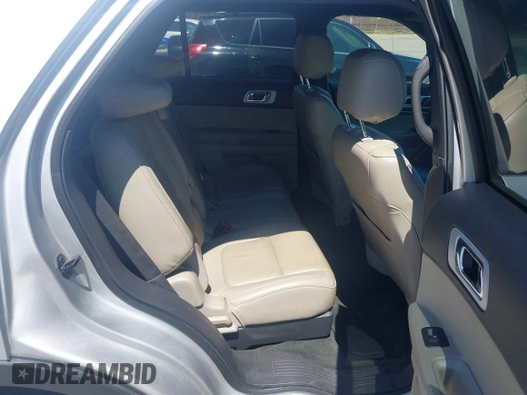 2014 Ford Explorer XLT z VIN 1FM5K8D83EGB37443, wystawiony jako IAAI lot #39818591 z przebiegiem 126 013 mil mil oraz . Historia ofert i sprzedaży dostępna na DreamBid. Obrazek 8.