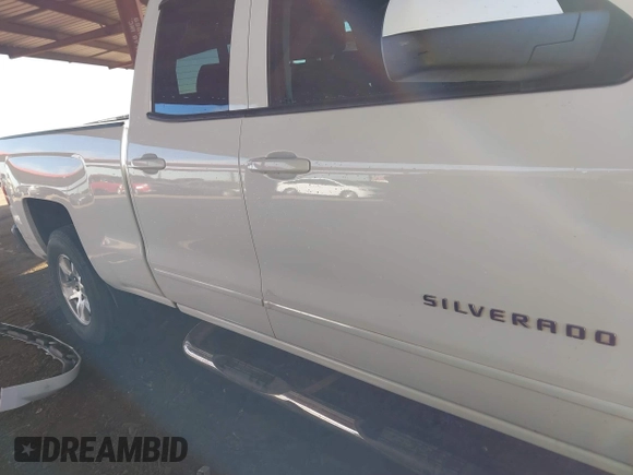 2015 Chevrolet Silverado 1500 LT with VIN 1GCRCRECXFZ393967, listed as a IAAI auction lot 41435914 with 136,697 mi miles. Bid and sale history available at carsss.com. Image 13.