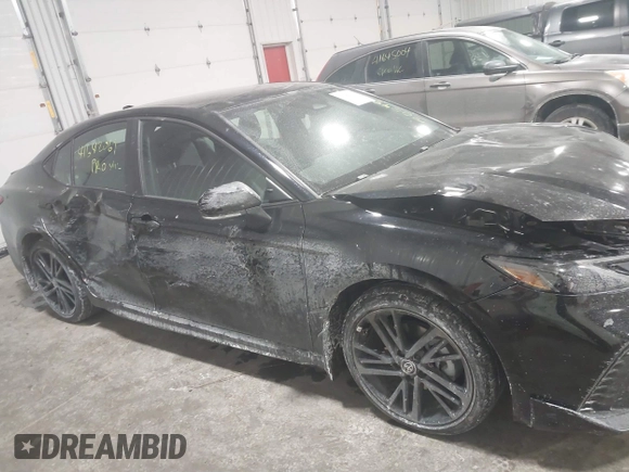 2025 Toyota Camry LE z VIN 4T1DBADK3SU509830, wystawiony jako IAAI lot #41642069 z przebiegiem 4 743 mil mil oraz . Historia ofert i sprzedaży dostępna na DreamBid. Obrazek 6.