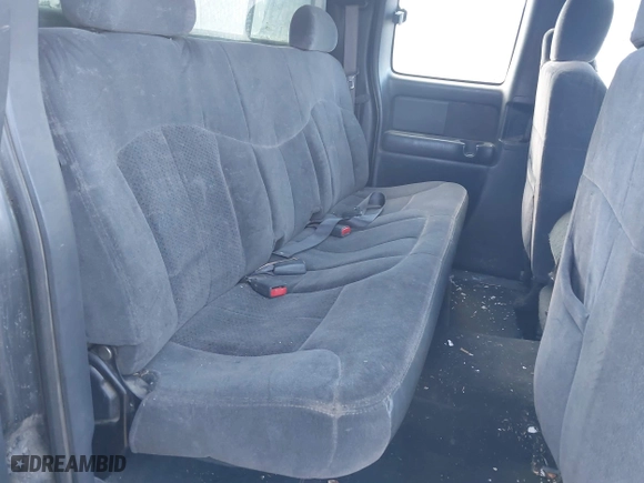 2002 Chevrolet Silverado 1500 LS with VIN 1GCEK19T52E222526, listed as a IAAI auction lot 41915841 with 200,786 mi miles. Bid and sale history available at carsss.com. Image 8.