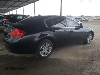 2015 Infiniti Q40 with VIN JN1CV6AR7FM524071, listed as a Copart auction lot 82866294 with 102,447 mi miles and Salvage Title. Bid and sale history available at carsss.com. Image 3.