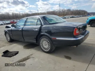 2007 Jaguar XJ Vanden Plas z VIN SAJWA82B67SH13461, wystawiony jako Copart lot #49654865 z przebiegiem 151 298 mil mil oraz Szkody całkowita. Historia ofert i sprzedaży dostępna na DreamBid. Obrazek 2.