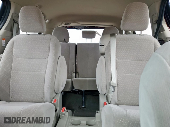 2020 Toyota Sienna LE Auto Access Seat z VIN 5TDKZ3DCXLS041015, wystawiony jako Copart lot #62779795 z przebiegiem 29 157 mil mil oraz Szkoda całkowita • Salvage title. Historia ofert i sprzedaży dostępna na DreamBid. Obrazek 10.