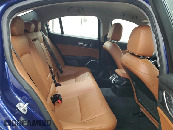 2020 Alfa Romeo Giulia with VIN ZARFAMAN1L7637425, listed as a Copart auction lot 48060025 with 31,083 mi miles and Clean title. Bid and sale history available at DreamBid. Image 10.