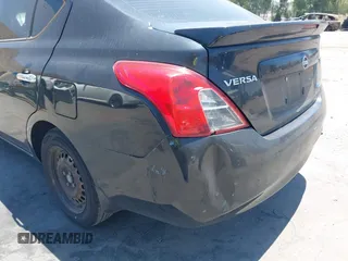 2014 Nissan Versa S Plus z VIN 3N1CN7AP6EL875051, wystawiony jako IAAI lot #42310996 z przebiegiem 175 947 mil mil oraz . Historia ofert i sprzedaży dostępna na DreamBid. Obrazek 12.