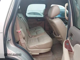 2010 Chevrolet Tahoe LT z VIN 1GNMCBE32AR228142, wystawiony jako IAAI lot #42119831 z przebiegiem 220 026 mil mil oraz . Historia ofert i sprzedaży dostępna na DreamBid. Obrazek 8.