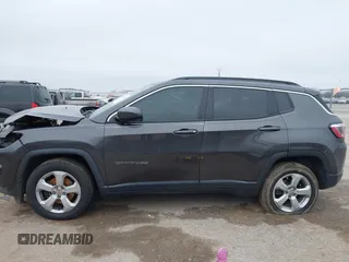 2018 Jeep Compass Latitude with VIN 3C4NJCBB4JT193275, listed as a IAAI auction lot 41491499 with 132,546 mi miles. Bid and sale history available at carsss.com. Image 14.