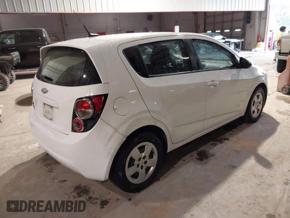 2013 Chevrolet Sonic LS z VIN 1G1JA6SH6D4189641, wystawiony jako IAAI lot #41656015 z przebiegiem 197 027 mil mil oraz . Historia ofert i sprzedaży dostępna na DreamBid. Obrazek 4.