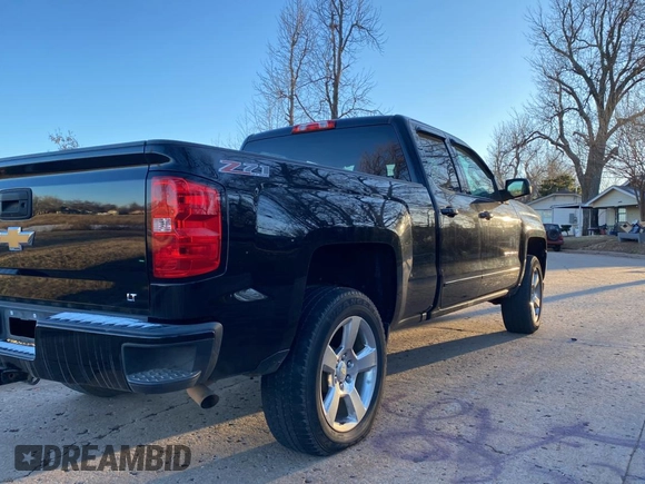 2017 Chevrolet Silverado 1500 LT with VIN 1GCVKREC9HZ106560, listed as a Copart auction lot 42453835 with 145,763 mi miles and Clean Title. Bid and sale history available at carsss.com. Image 4.