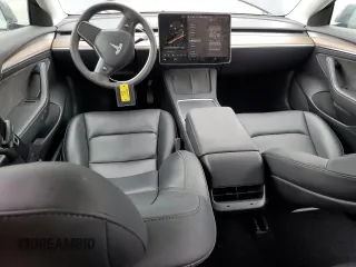 2022 Tesla Model 3 z VIN 5YJ3E1EA0NF375126, wystawiony jako Copart lot #53294925 z przebiegiem 28 318 mil mil oraz Szkoda całkowita • Salvage title. Historia ofert i sprzedaży dostępna na DreamBid. Obrazek 8.