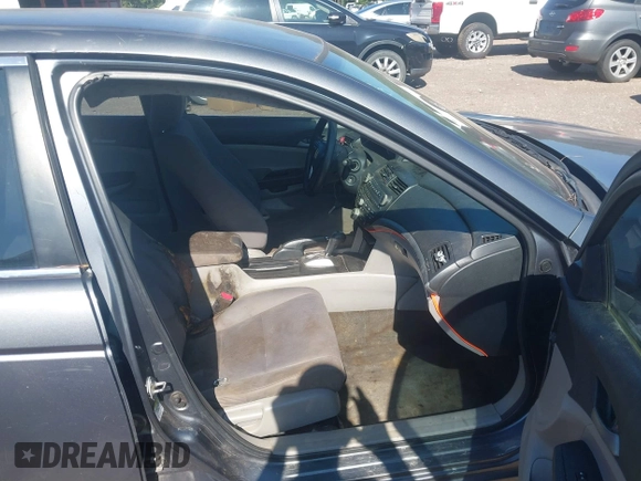 2011 Honda Accord LX z VIN 1HGCP2F36BA022721, wystawiony jako IAAI lot #42706280 z przebiegiem Nie podano mil oraz . Historia ofert i sprzedaży dostępna na DreamBid. Obrazek 5.