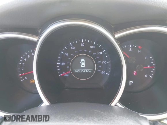 2015 Kia Optima LX with VIN KNAGM4A71F5652818, listed as a IAAI auction lot 41656933 with 251,967 mi miles. Bid and sale history available at carsss.com. Image 7.