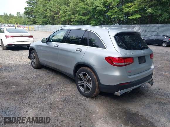 2016 Mercedes-Benz GLC with VIN WDC0G4JBXGF033897, listed as a IAAI auction lot 39965363 with 114,093 mi miles. Bid and sale history available at carsss.com. Image 3.