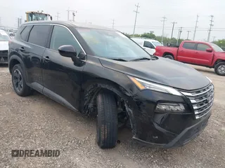 2024 Nissan Rogue SV z VIN 5N1BT3BA2RC694298, wystawiony jako IAAI lot #42300974 z przebiegiem 24 620 mil mil oraz . Historia ofert i sprzedaży dostępna na DreamBid. Obrazek 1.