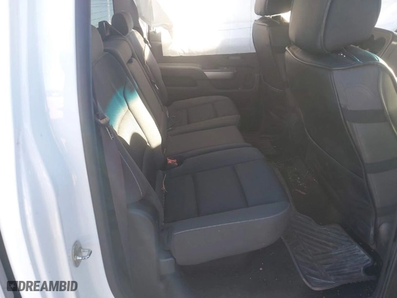 2016 Chevrolet Silverado 1500 LT with VIN 3GCUKREC8GG112179, listed as a IAAI auction lot 40848430 with 215,739 mi miles. Bid and sale history available at carsss.com. Image 8.