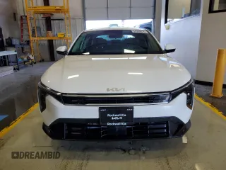 2025 Kia K4 LXS with VIN 3KPFT4DE4SE019661, listed as a Copart auction lot 44309075 with 25 mi miles and Salvage Title. Bid and sale history available at carsss.com. Image 5.